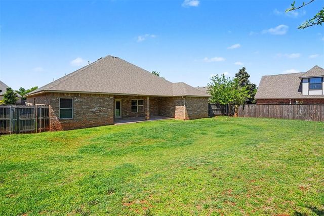2400 Bretton Lane, Edmond, OK 73012