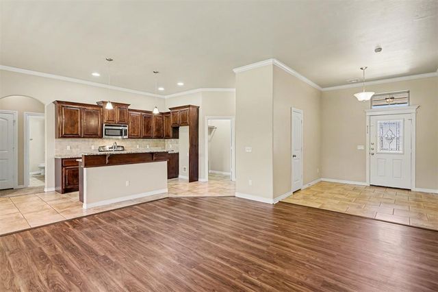2400 Bretton Lane, Edmond, OK 73012