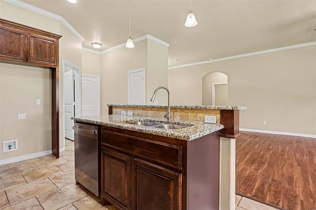 2400 Bretton Lane, Edmond, OK 73012