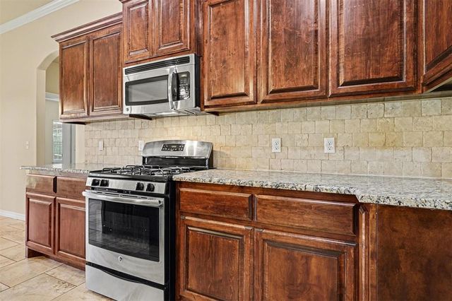 2400 Bretton Lane, Edmond, OK 73012