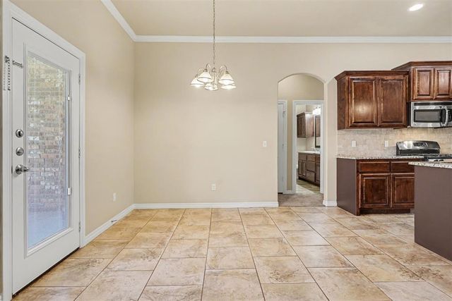 2400 Bretton Lane, Edmond, OK 73012