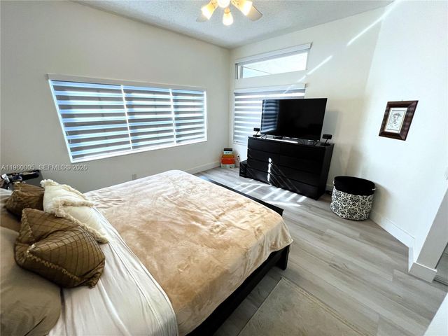 1107 Fairfield Meadows Dr, Weston, FL 33327