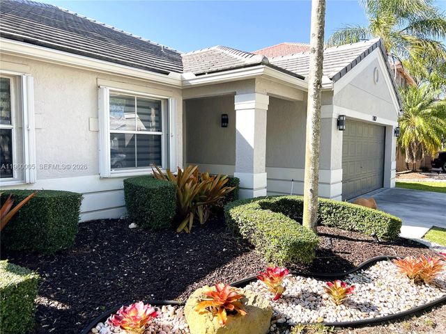 1107 Fairfield Meadows Dr, Weston, FL 33327