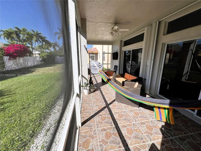 1107 Fairfield Meadows Dr, Weston, FL 33327