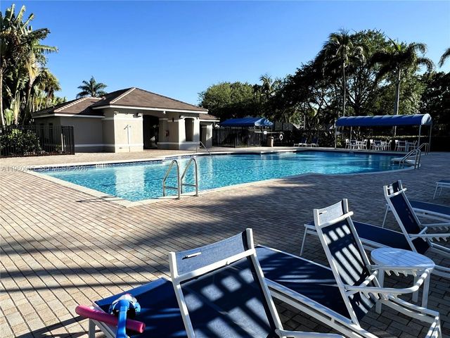 1107 Fairfield Meadows Dr, Weston, FL 33327