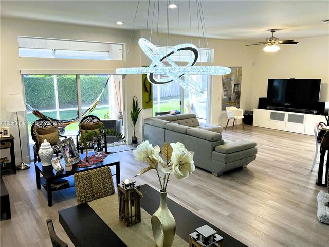 1107 Fairfield Meadows Dr, Weston, FL 33327