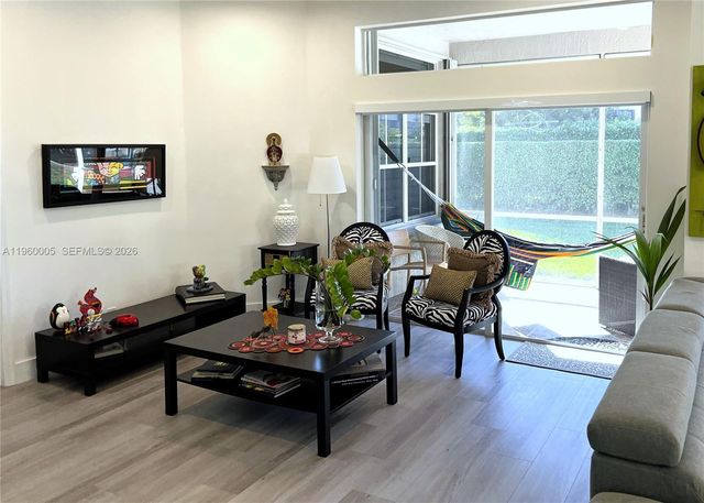 1107 Fairfield Meadows Dr, Weston, FL 33327