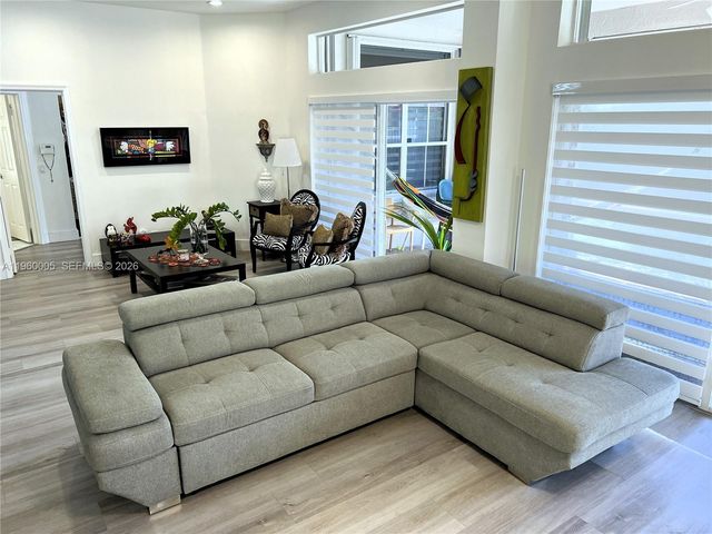 1107 Fairfield Meadows Dr, Weston, FL 33327