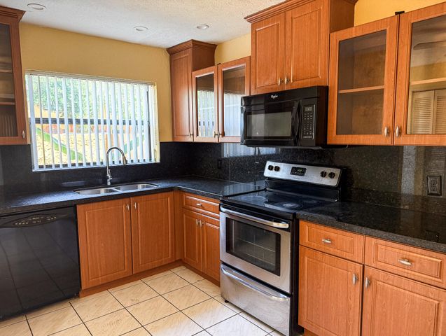 4567 NW 90th Avenue, Sunrise, FL 33351