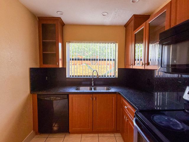 4567 NW 90th Avenue, Sunrise, FL 33351
