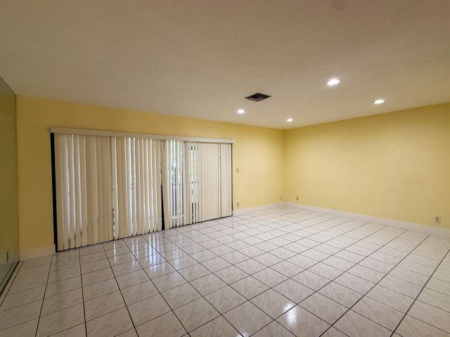 4567 NW 90th Avenue, Sunrise, FL 33351