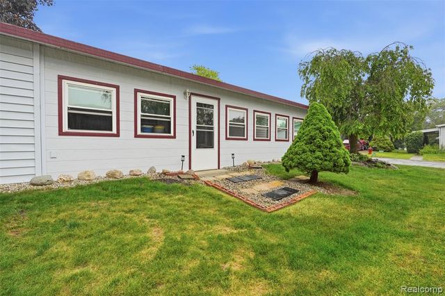 2689 Chickadee Street, Rochester Hills, MI 48309