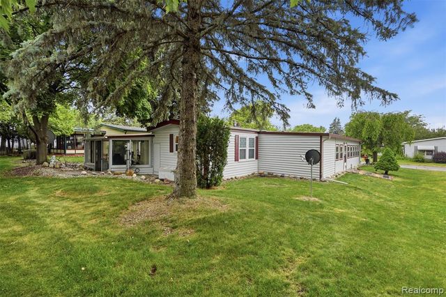 2689 Chickadee Street, Rochester Hills, MI 48309