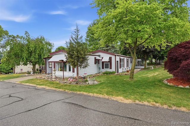 2689 Chickadee Street, Rochester Hills, MI 48309