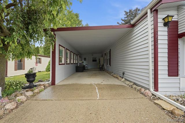 2689 Chickadee Street, Rochester Hills, MI 48309