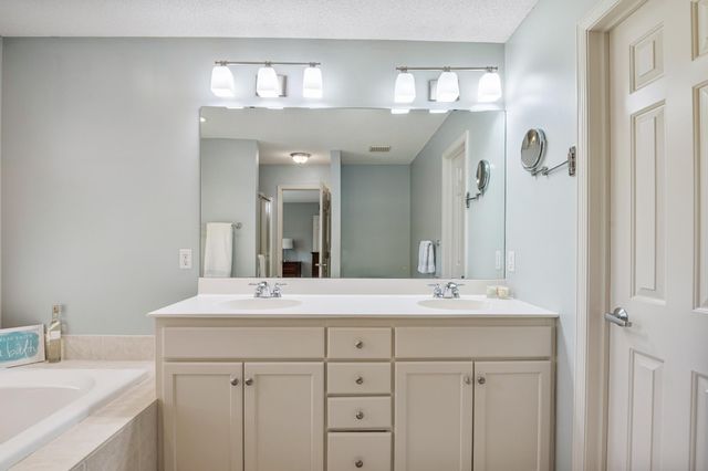 536 Newman Trail, Stillwater, MN 55082