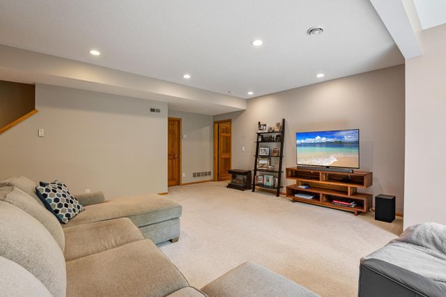 536 Newman Trail, Stillwater, MN 55082