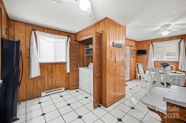 133 S Caldwell Avenue, Newton, NC 28658