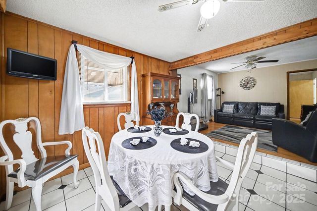 133 S Caldwell Avenue, Newton, NC 28658