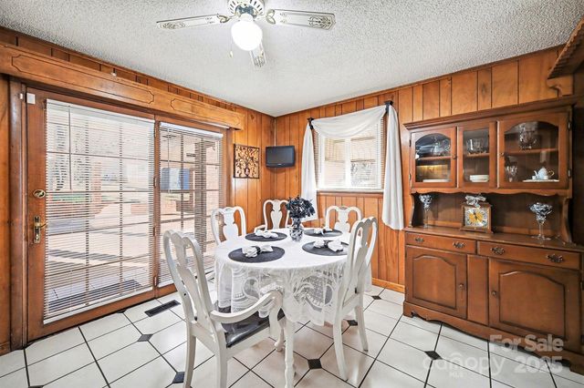 133 S Caldwell Avenue, Newton, NC 28658