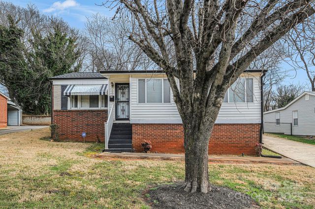 133 S Caldwell Avenue, Newton, NC 28658