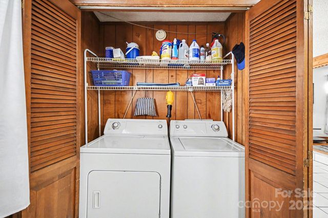 133 S Caldwell Avenue, Newton, NC 28658