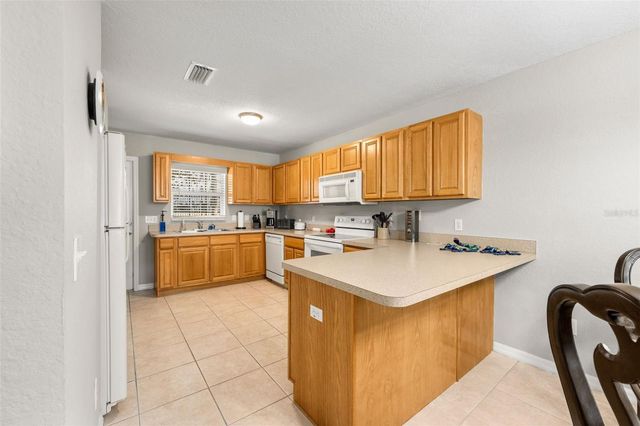 3630 NE 8TH PLACE 304, Ocala, FL 34470