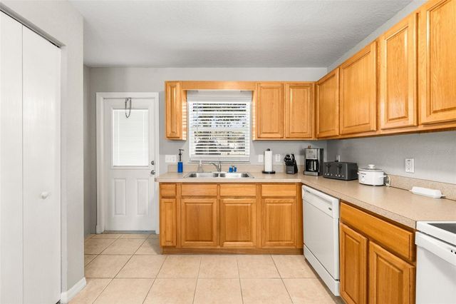 3630 NE 8TH PLACE 304, Ocala, FL 34470