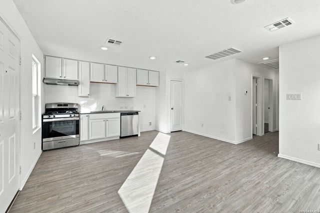 14450 Source, San Antonio, TX 78223