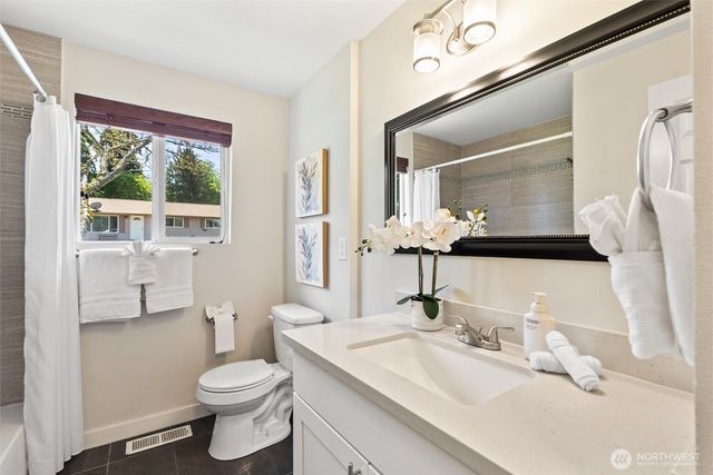 440 S 304th Street, Federal Way, WA 98003