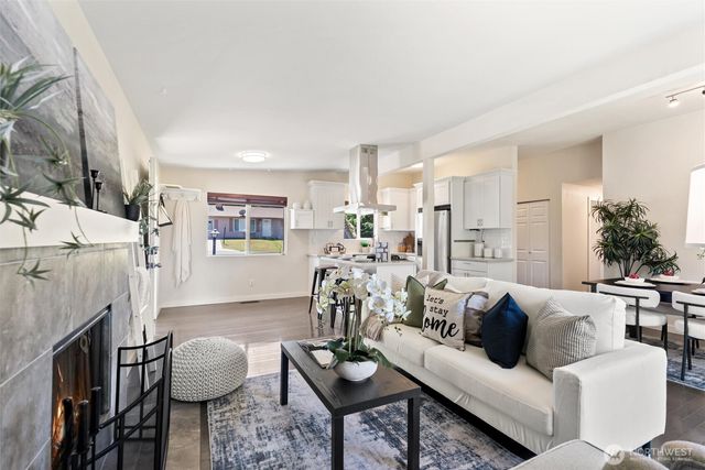 440 S 304th Street, Federal Way, WA 98003