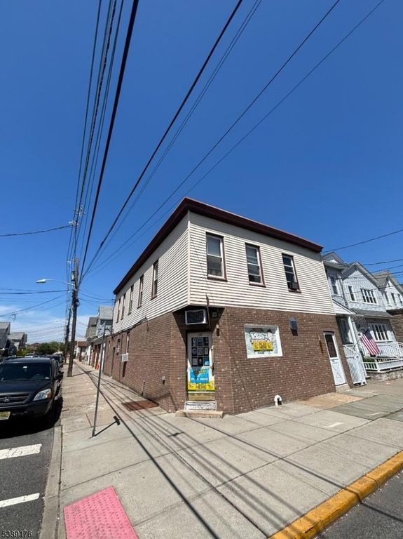 171 Hobart Ave, Bayonne City, NJ 07002