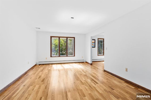 177 High Crest, West Milford, NJ 07480