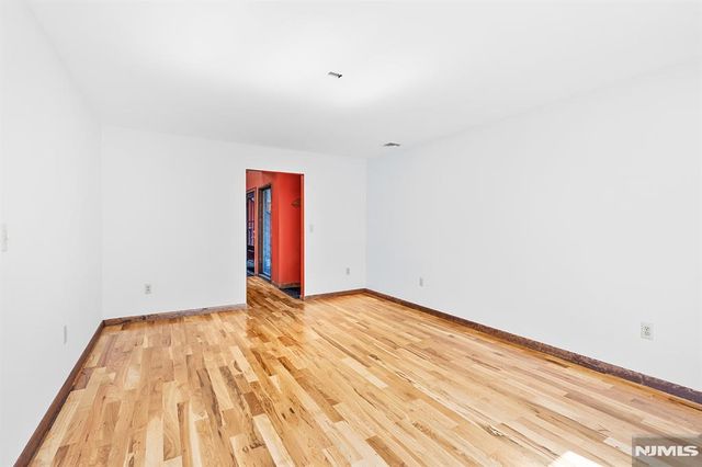 177 High Crest, West Milford, NJ 07480