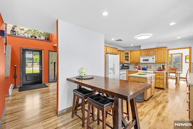 177 High Crest, West Milford, NJ 07480