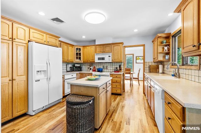 177 High Crest, West Milford, NJ 07480