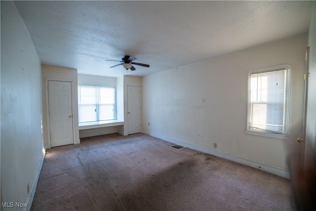 1040 Mercer Avenue, Akron, OH 44320