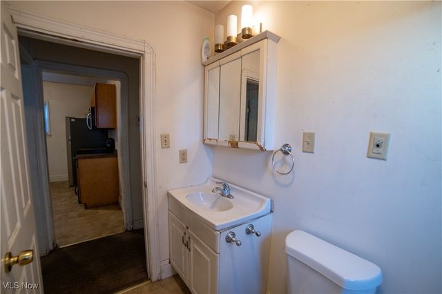 1040 Mercer Avenue, Akron, OH 44320