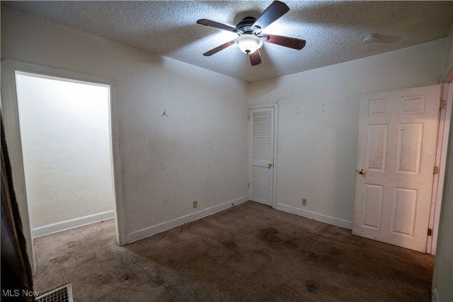 1040 Mercer Avenue, Akron, OH 44320