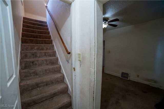 1040 Mercer Avenue, Akron, OH 44320