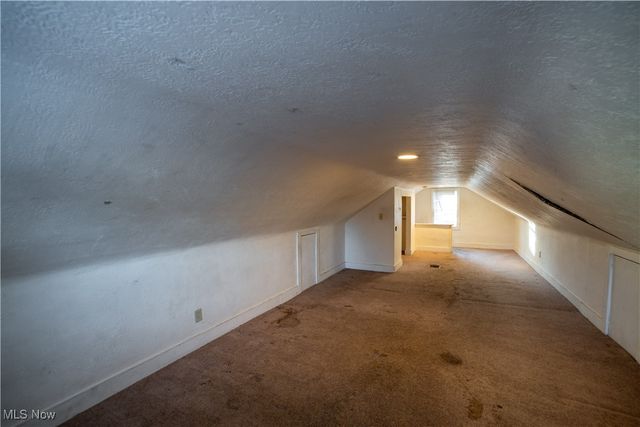 1040 Mercer Avenue, Akron, OH 44320