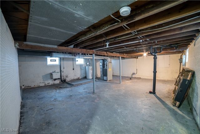 1040 Mercer Avenue, Akron, OH 44320