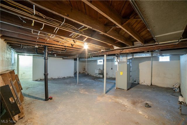 1040 Mercer Avenue, Akron, OH 44320