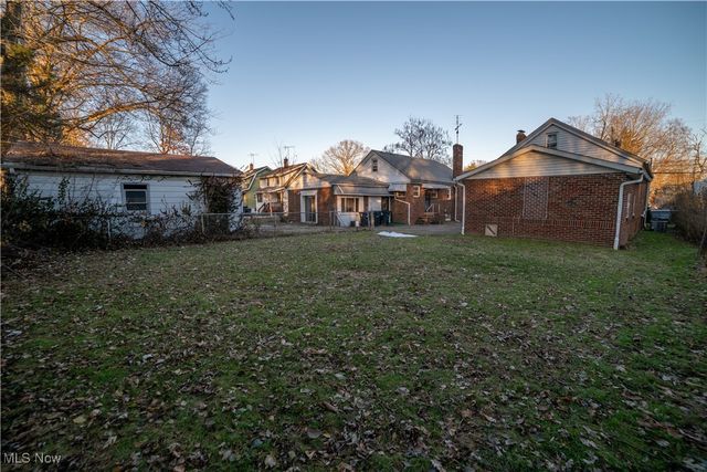 1040 Mercer Avenue, Akron, OH 44320