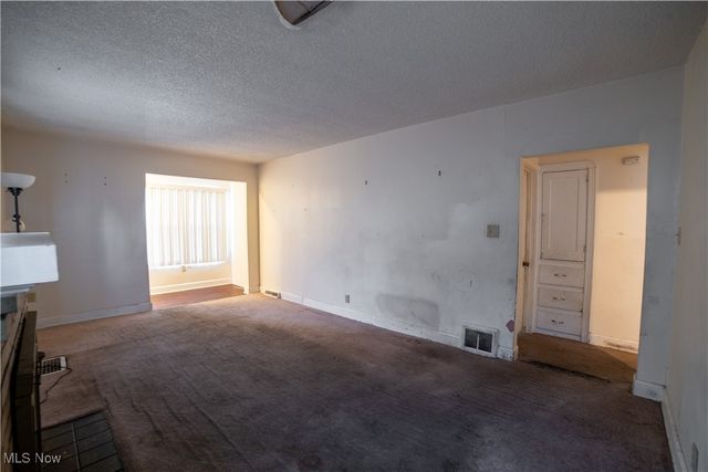 1040 Mercer Avenue, Akron, OH 44320