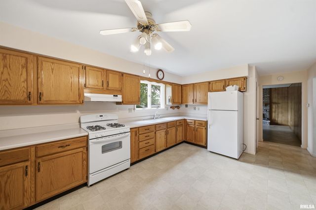1404 E GLEN Avenue, Peoria Heights, IL 61616
