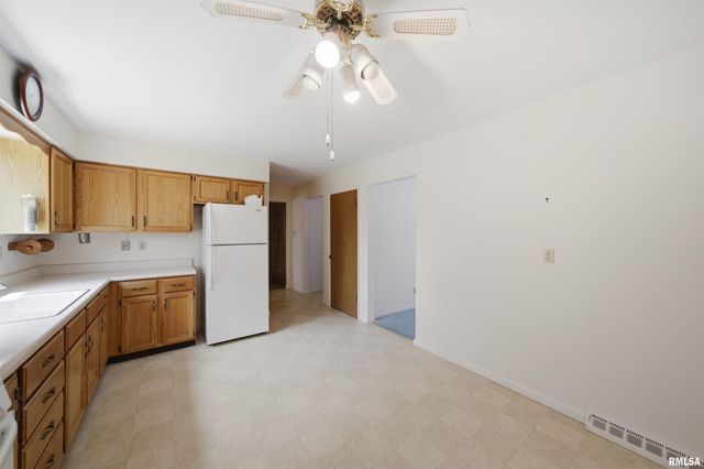 1404 E GLEN Avenue, Peoria Heights, IL 61616