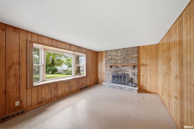 1404 E GLEN Avenue, Peoria Heights, IL 61616