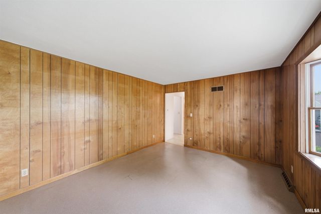 1404 E GLEN Avenue, Peoria Heights, IL 61616