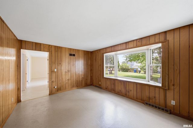 1404 E GLEN Avenue, Peoria Heights, IL 61616